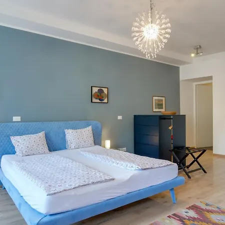 Sonnenuhr Apartment Bolzano