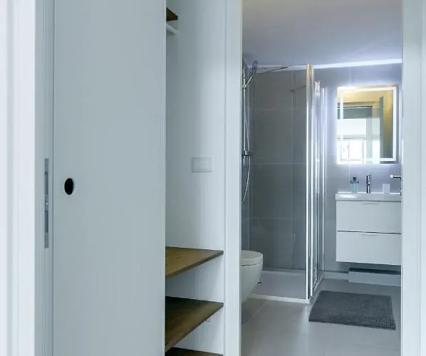 Sonnenuhr Lägenhet Bolzano